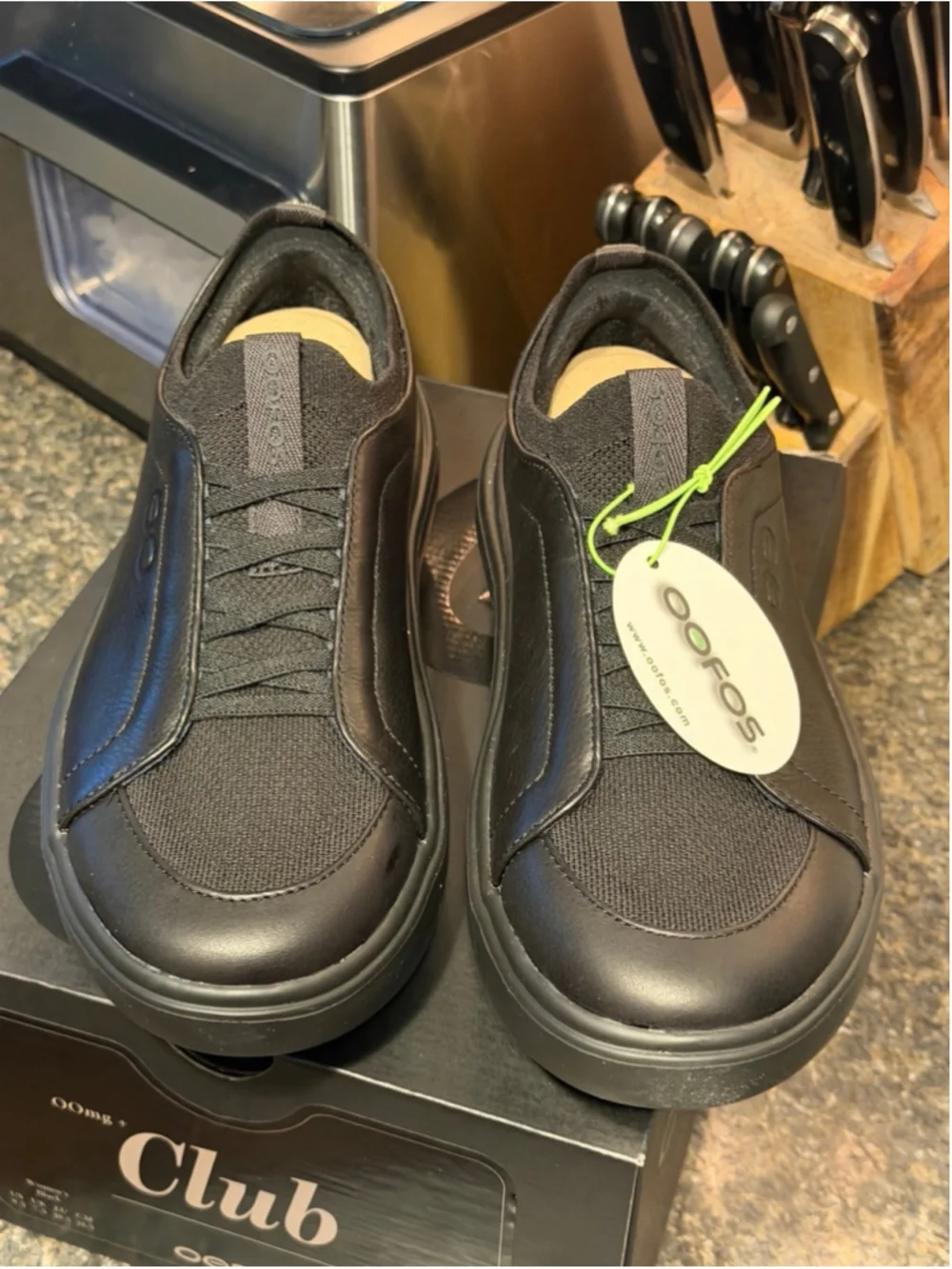 NIB Oofos Club+ WOMEN'S SLIP-ON LEATHER SHOE
